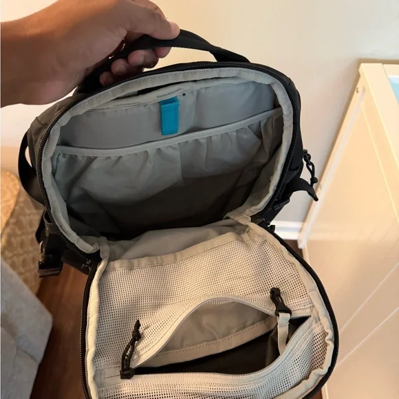 Black Ruckpack 18L - Picture 5 of 5